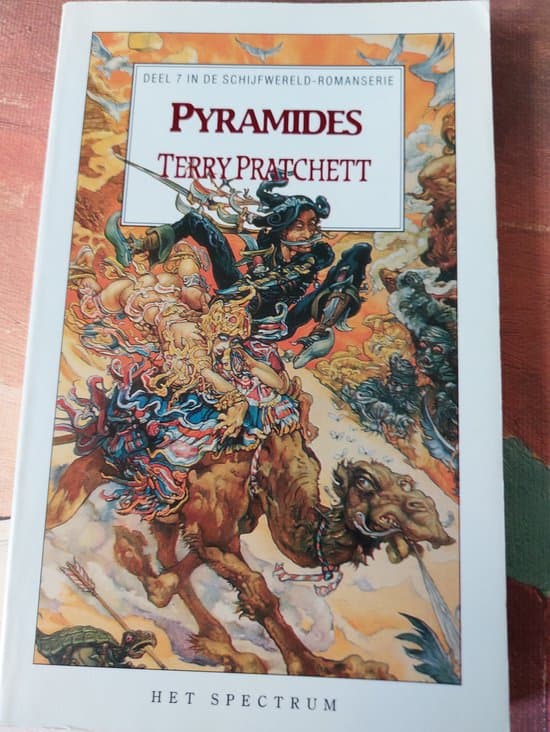 Omslag van Schijfwereld 07 pyramides